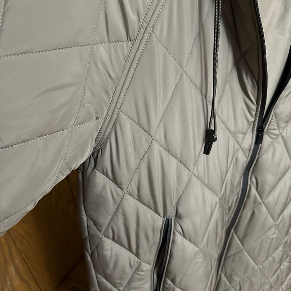 NWOT ZARA LADIES L OVERSIZED LONG PUFFER COAT WITH HOOD IN SOFT KHAKI - Picture 8 of 11